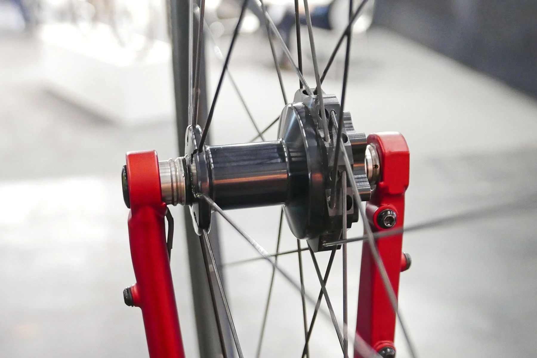 Schmidt SON 29 S Dynamo Hub - Image 2